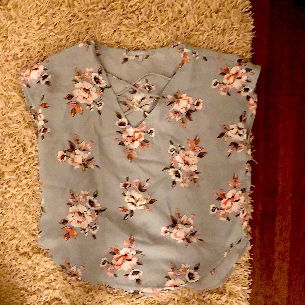 Short sleeve blouse